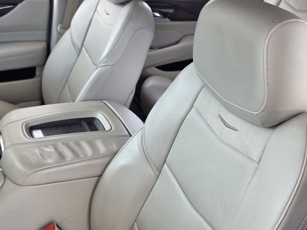 Used 2017 Cadillac Escalade ESV Luxury image 23