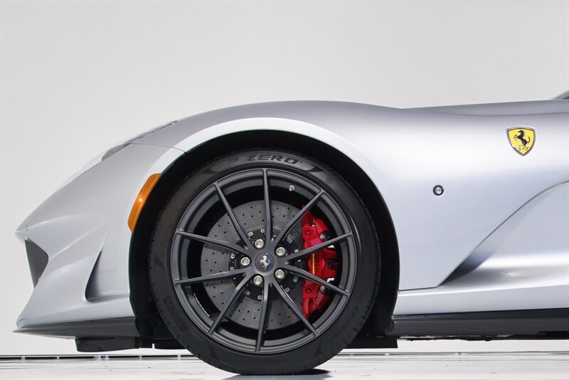 Used 2023 Ferrari 812 GTS RWD image 7