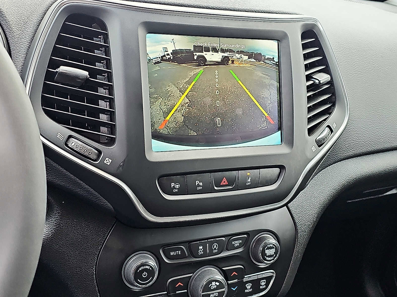 Used 2023 Jeep Cherokee Altitude Lux image 19