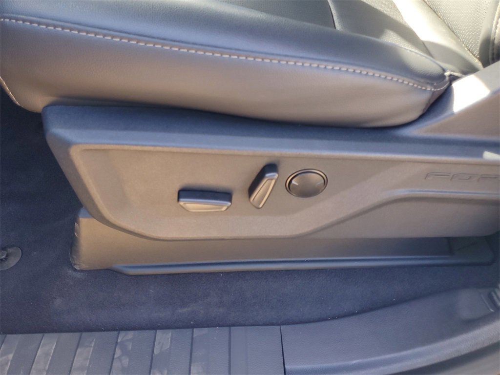 New 2025 Ford F150 Lariat w/ Equipment Group 501A Mid image 9