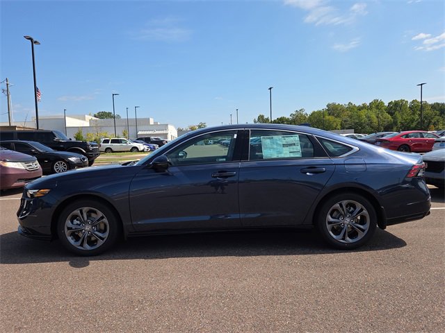 New 2025 Honda Accord EX-L image 2