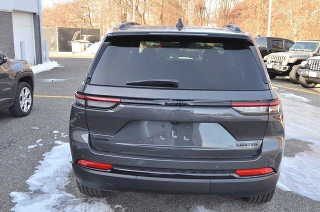 New 2025 Jeep Grand Cherokee Limited w/ Black Appearance Package image 6