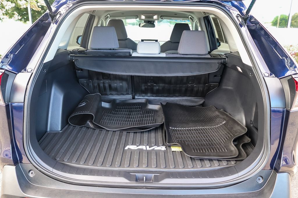 Used 2024 Toyota RAV4 XLE FWD image 25
