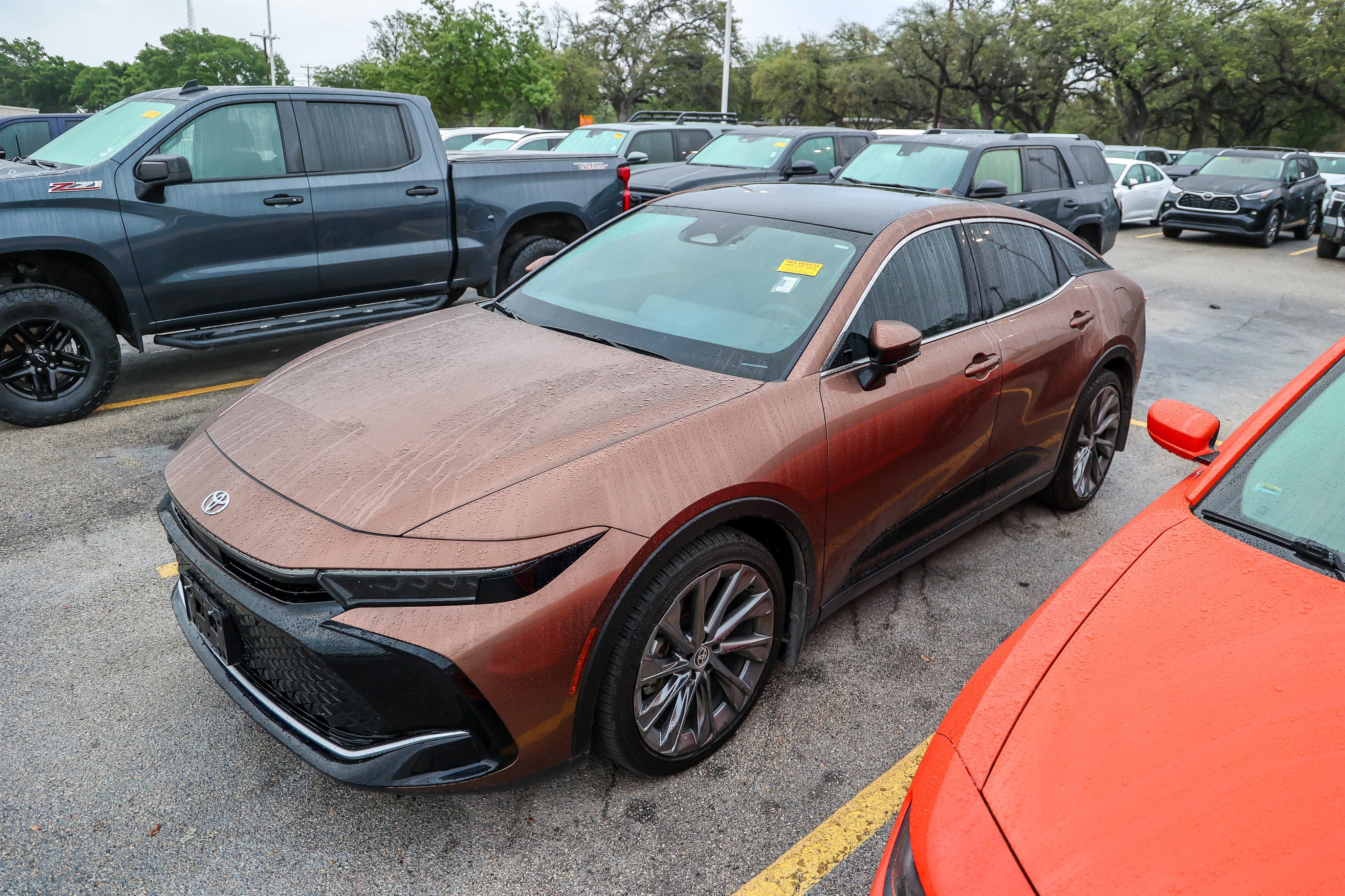 Certified 2025 Toyota Crown Limited w/ Advanced Technology Package image 3
