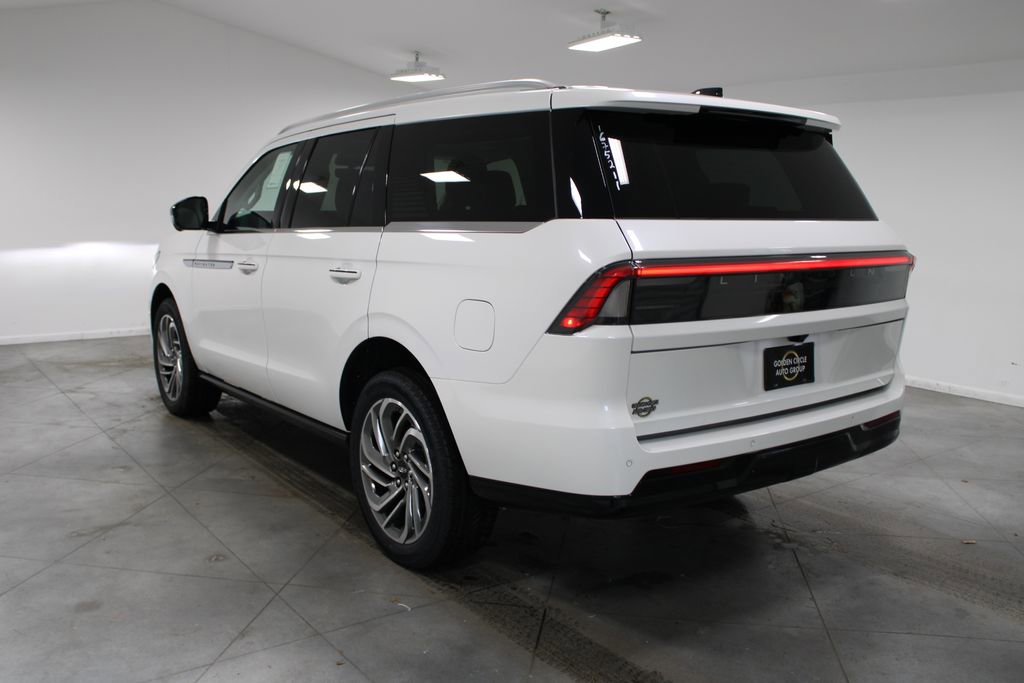 New 2026 Lincoln Navigator Reserve image 6