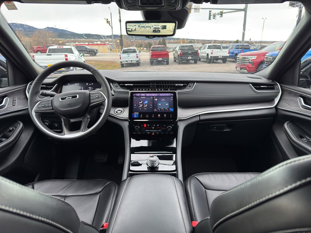 Used 2024 Jeep Grand Cherokee L Limited w/ Luxury Tech Group II image 14