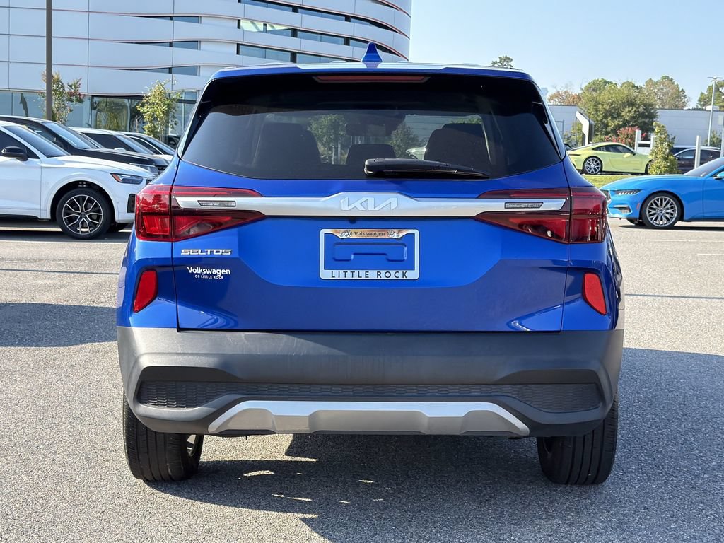 Used 2023 Kia Seltos LX AWD/4WD image 4