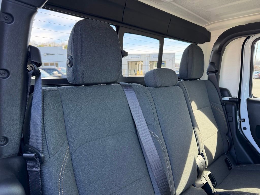 Used 2024 Jeep Gladiator Sport image 35