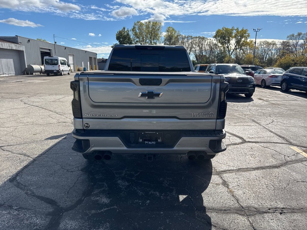 Used 2024 Chevrolet Silverado 1500 High Country w/ Technology Package image 15