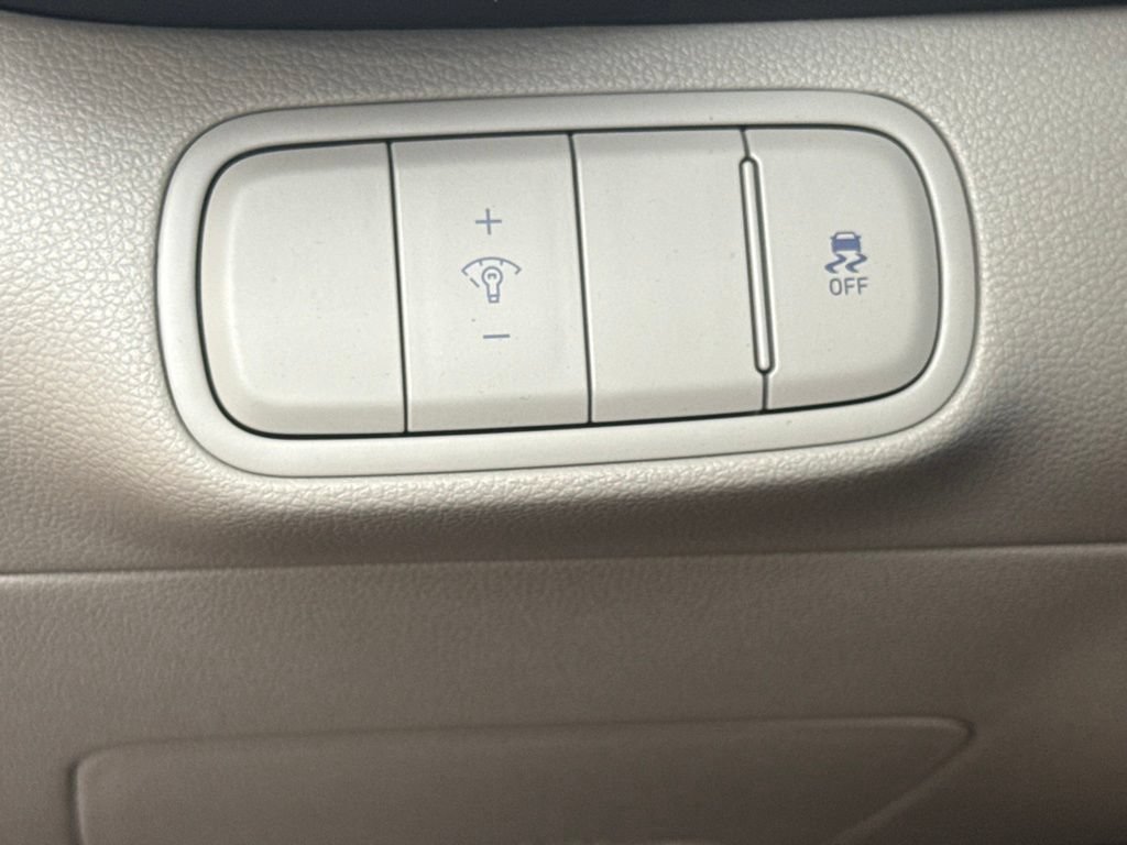 New 2026 Hyundai Venue SEL FWD image 23