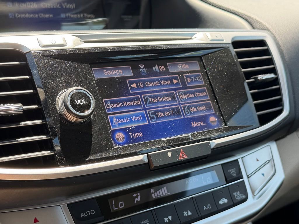 Used 2015 Honda Accord Touring image 10