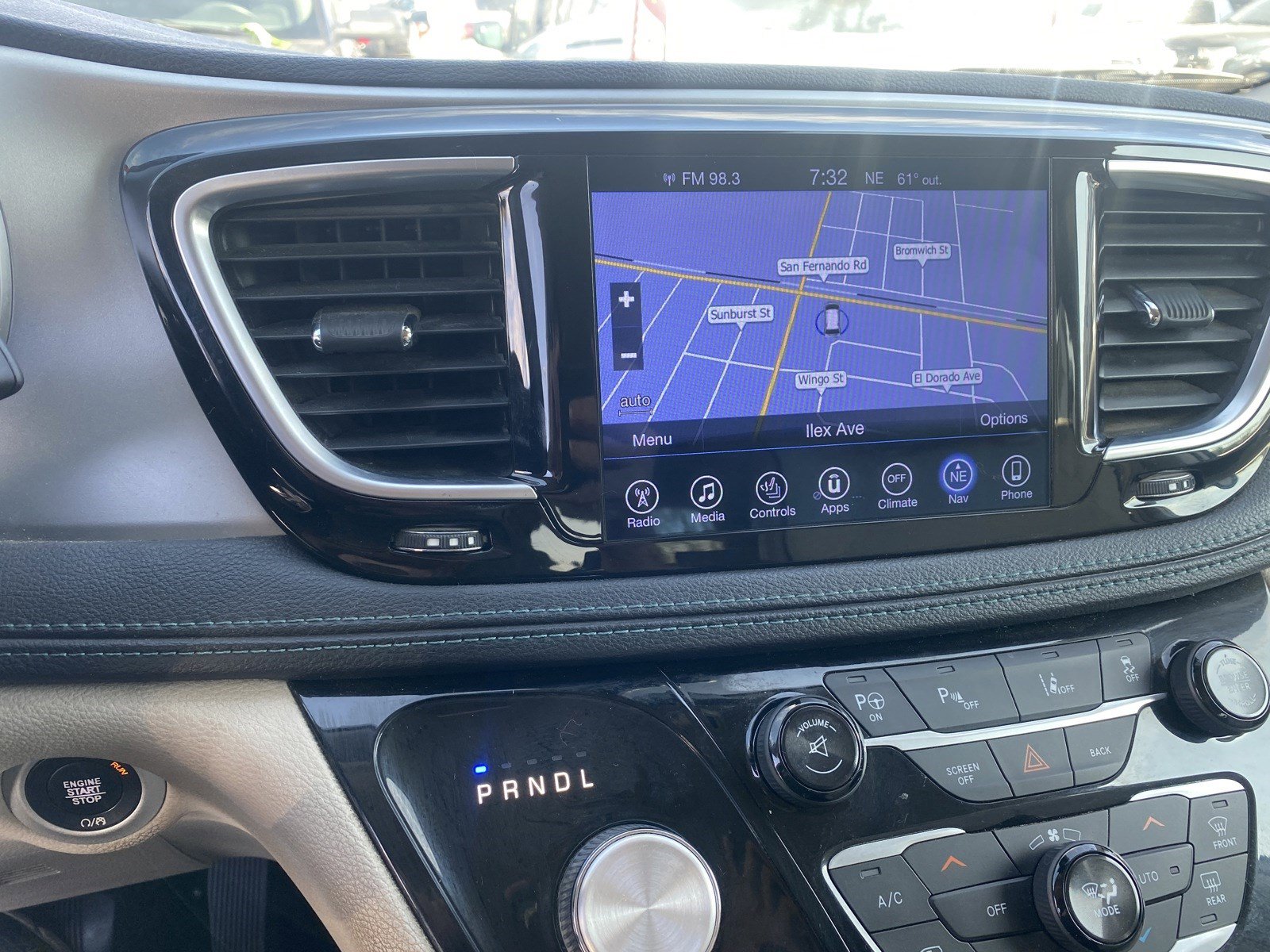 Used 2017 Chrysler Pacifica Platinum image 15