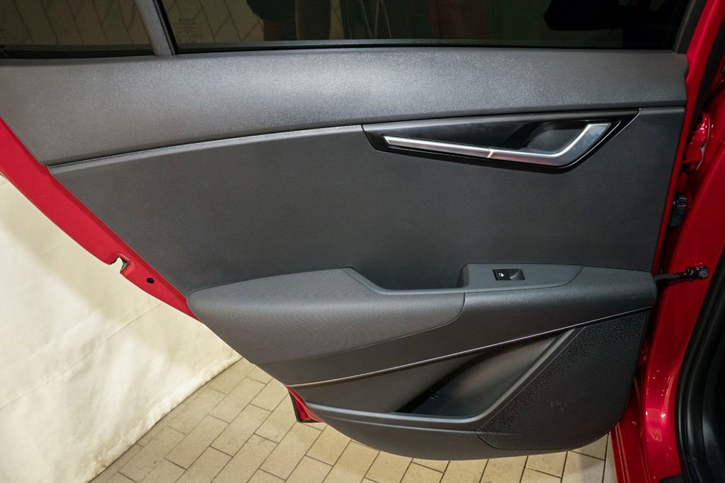 Used 2024 Kia Niro EX FWD image 9