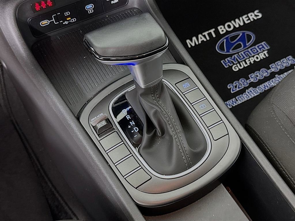 Certified 2025 Hyundai Kona SEL image 17