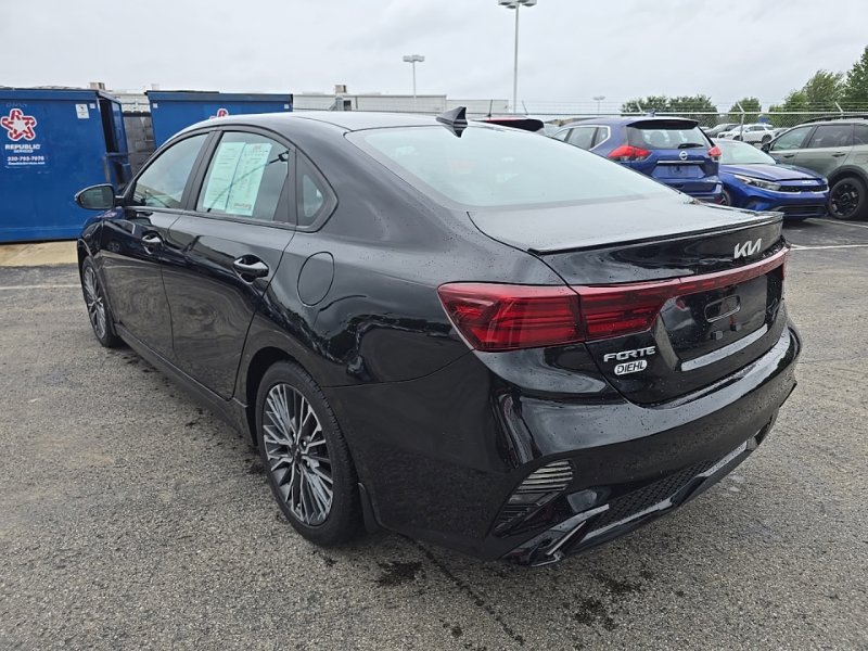 Used 2023 Kia Forte GT-Line w/ GT-Line Premium Package FWD image 5