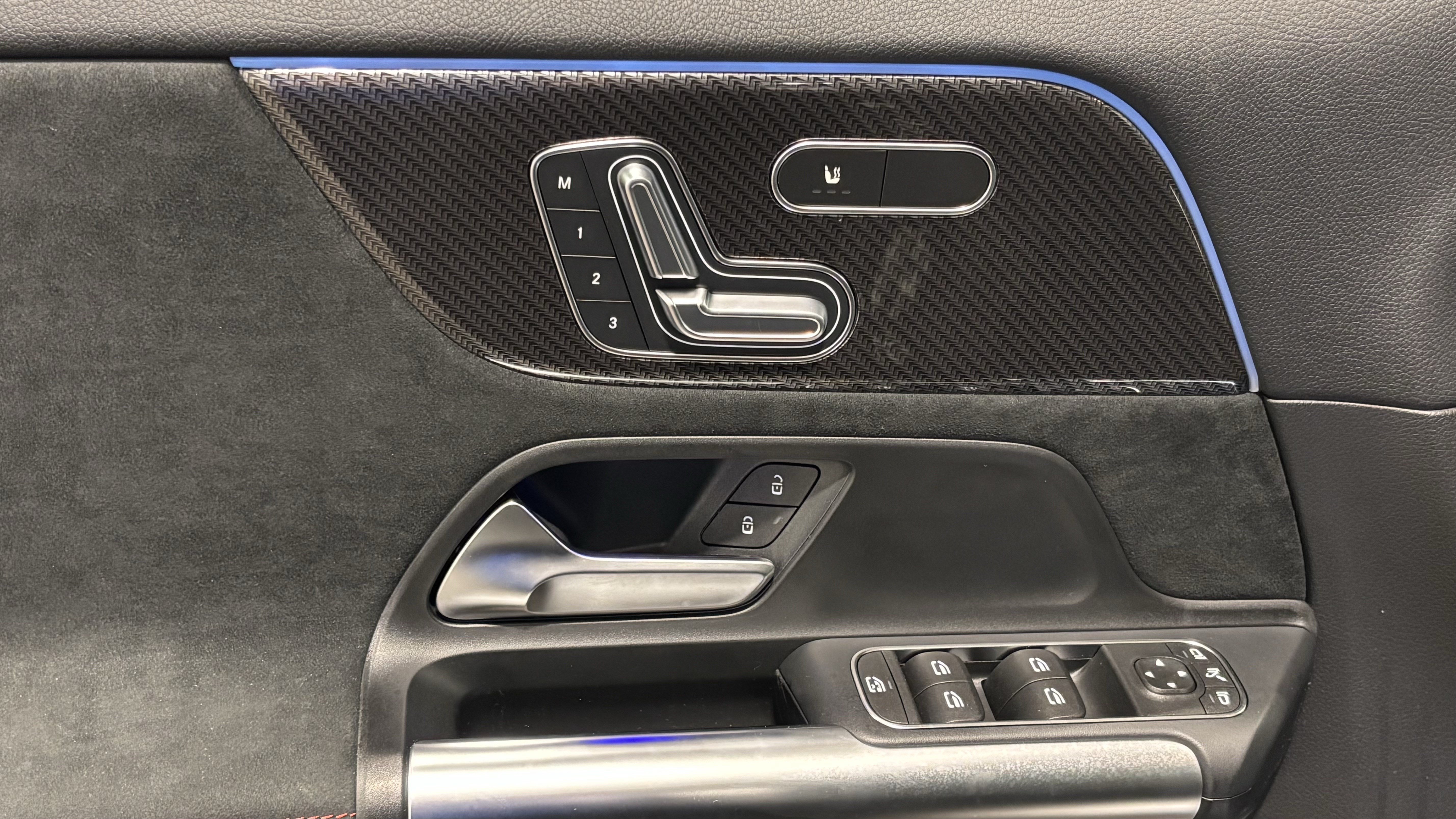 New 2026 Mercedes-Benz GLA 35 AMG 4MATIC image 12
