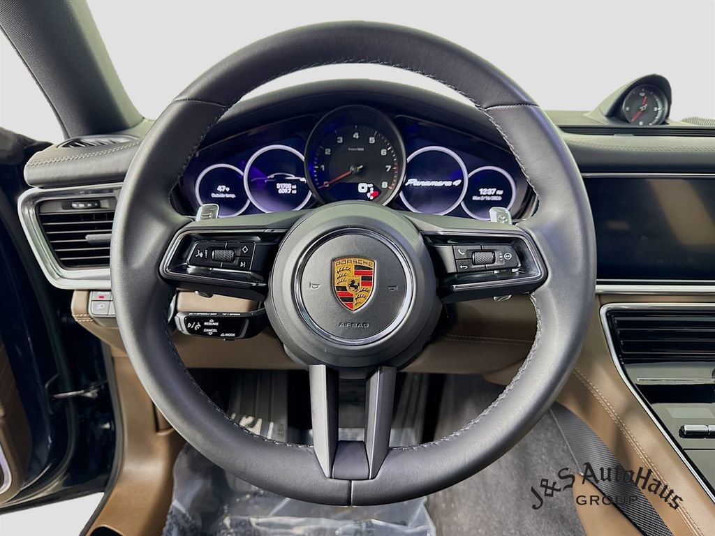 Used 2022 Porsche Panamera 4 Platinum Edition image 12