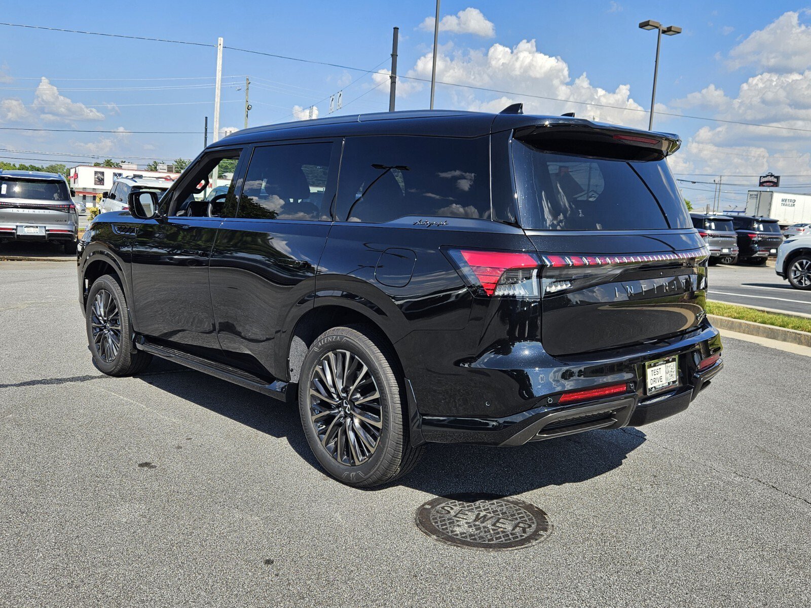 New 2027 INFINITI QX80 Autograph w/ Premium Cargo Package AWD/4WD image 8