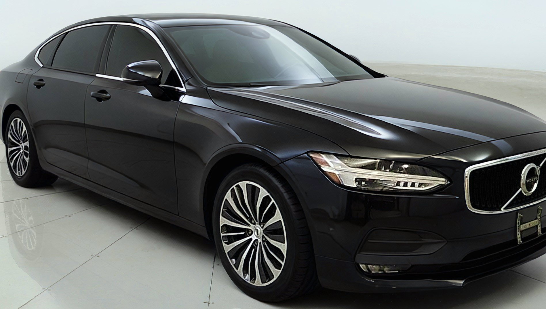 Used 2020 Volvo S90 T6 Momentum AWD/4WD image 1