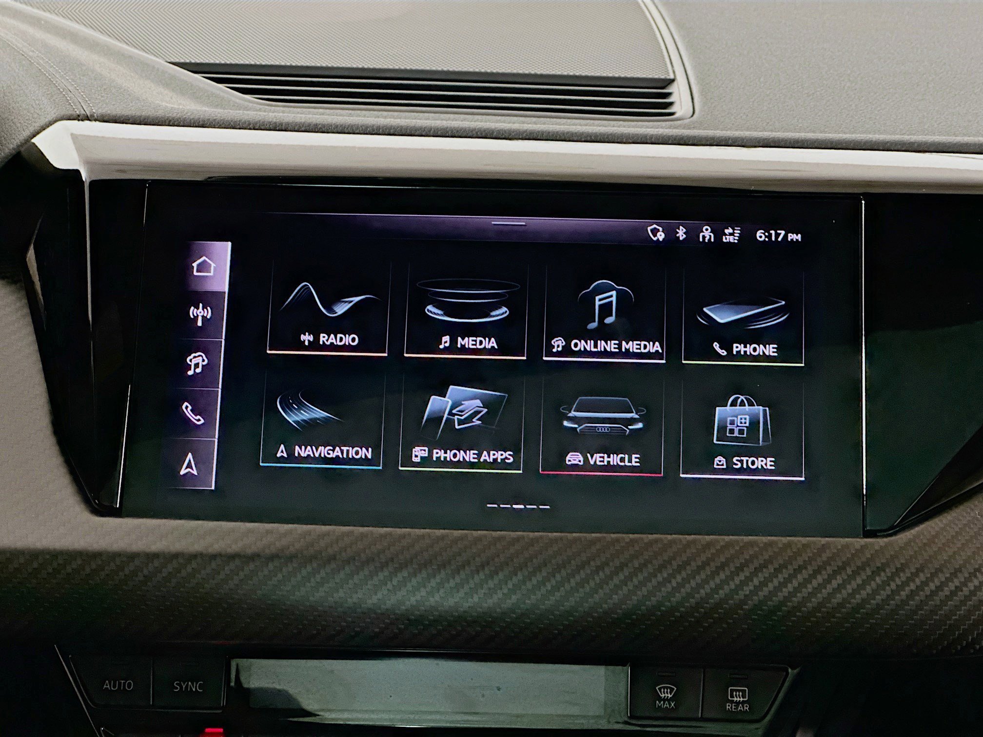 Used 2024 Audi e-tron GT Premium Plus image 12