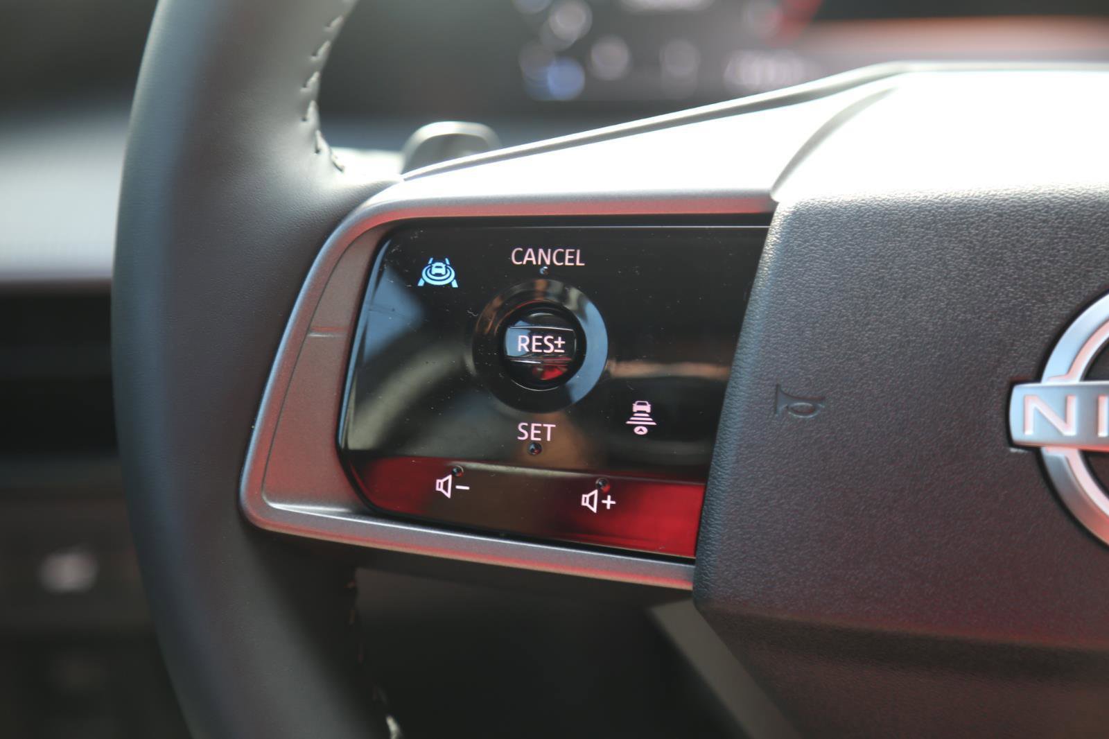 Used 2025 Nissan Murano SV image 11