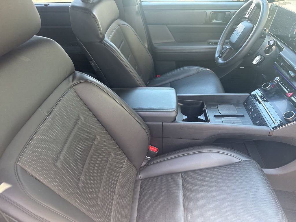 Used 2024 Hyundai Santa Fe Calligraphy image 4