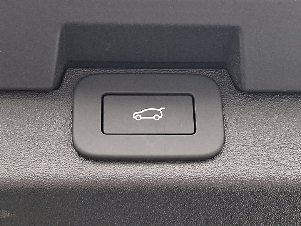 Used 2026 Land Rover Discovery S AWD/4WD image 29