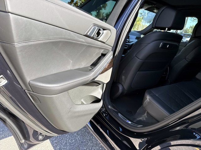 Used 2025 BMW X6 xDrive40i image 13