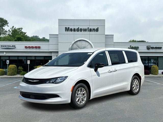 Used 2026 Chrysler Voyager LX FWD image 1