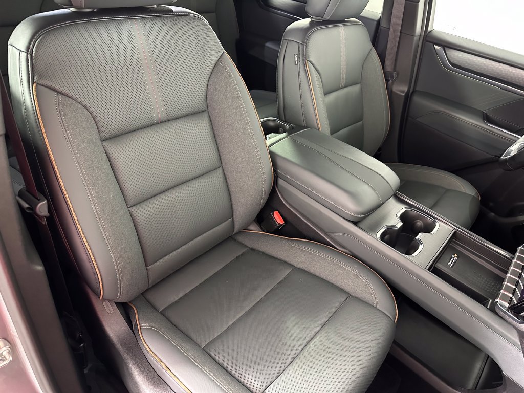 Used 2024 GMC Acadia AT4 w/ Super Cruise Package AWD/4WD image 30