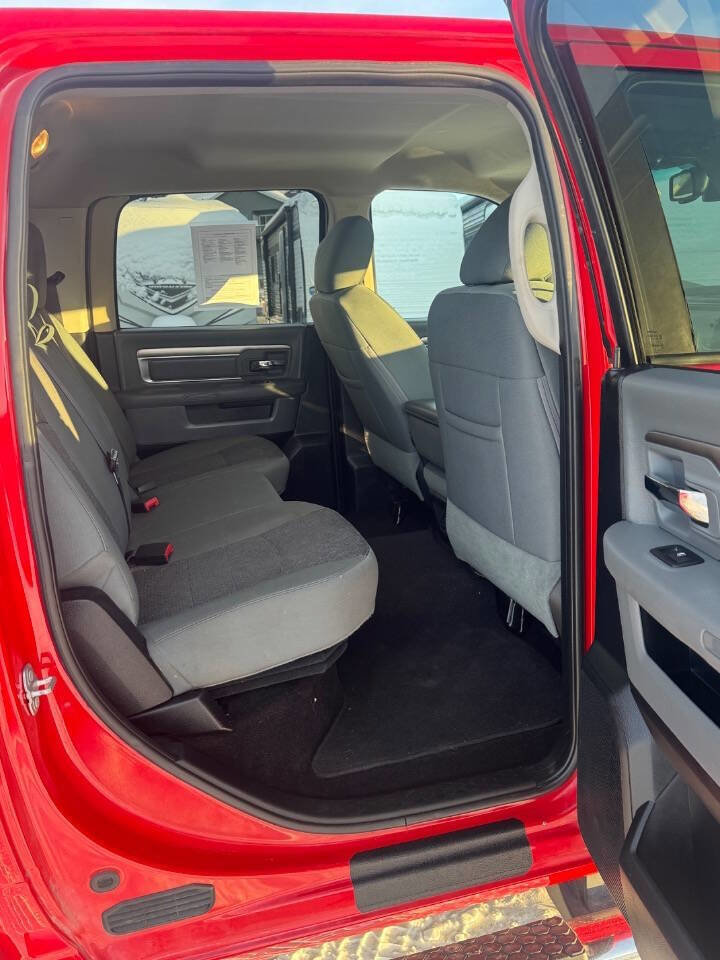 Used 2016 RAM 1500 Classic SLT w/ Luxury Group image 15