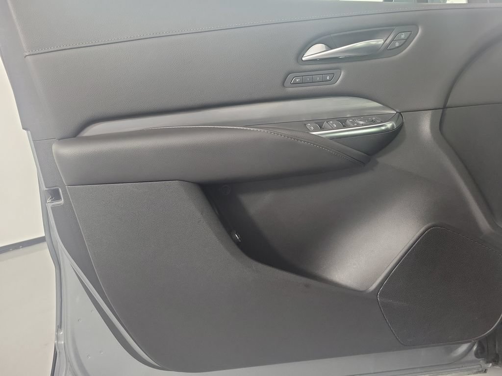 Used 2025 Cadillac XT4 Premium Luxury FWD image 18