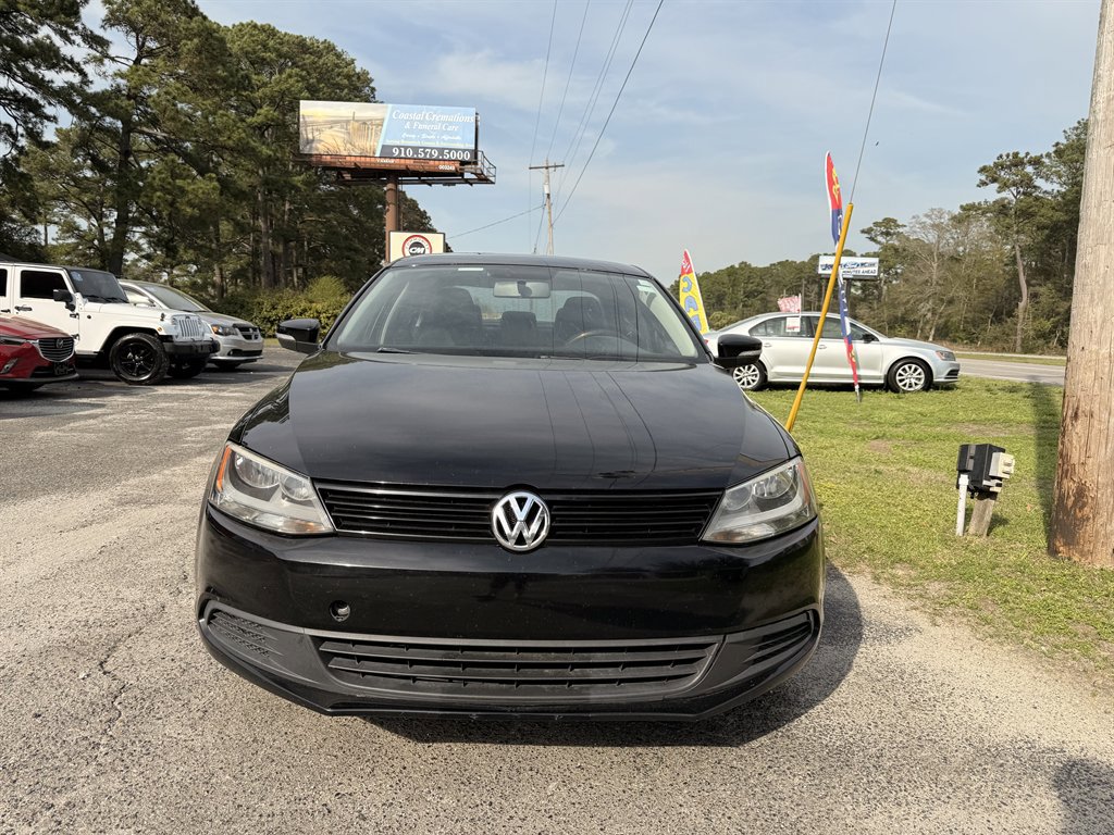 Used 2011 Volkswagen Jetta SE image 2