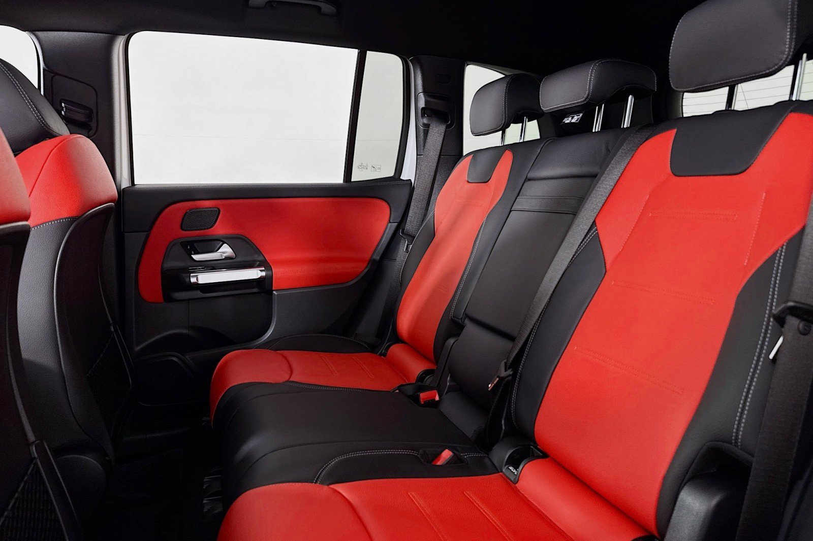 New 2026 Mercedes-Benz GLB 250 image 7