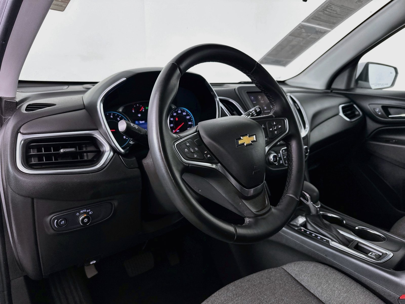 Used 2024 Chevrolet Equinox LT AWD/4WD image 10