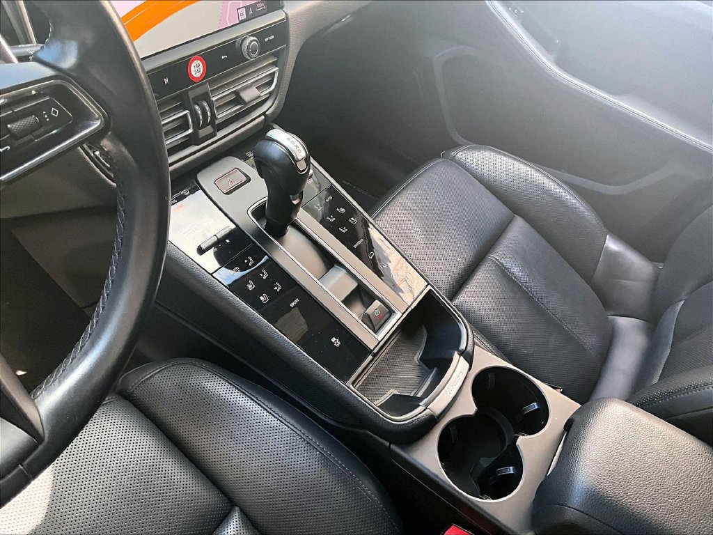 Certified 2023 Porsche Macan AWD/4WD image 20