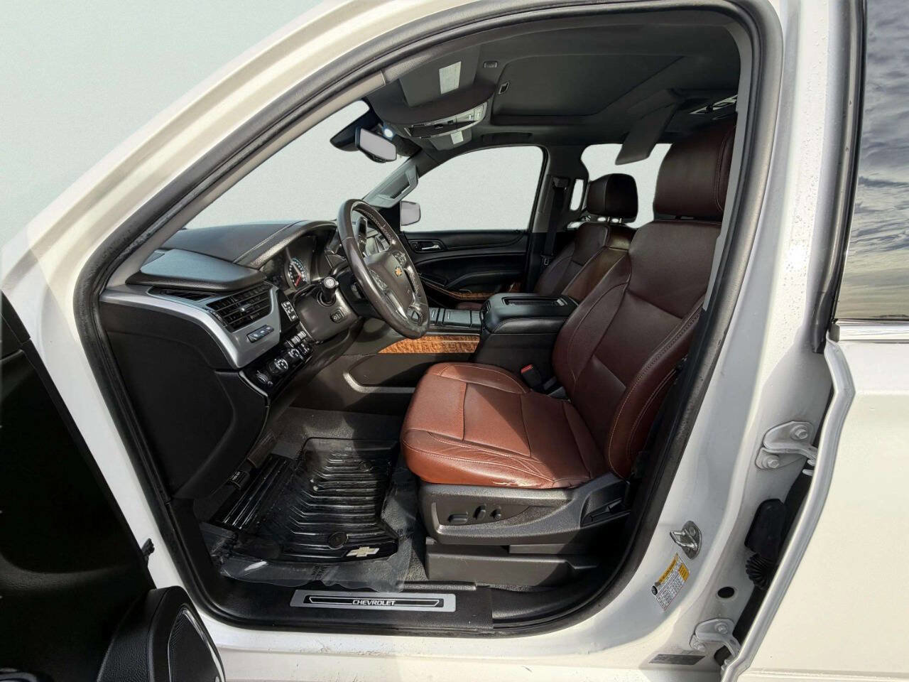 Used 2019 Chevrolet Suburban Premier w/ Premier Plus Edition image 22