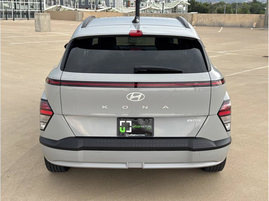 Used 2024 Hyundai Kona SEL FWD image 7