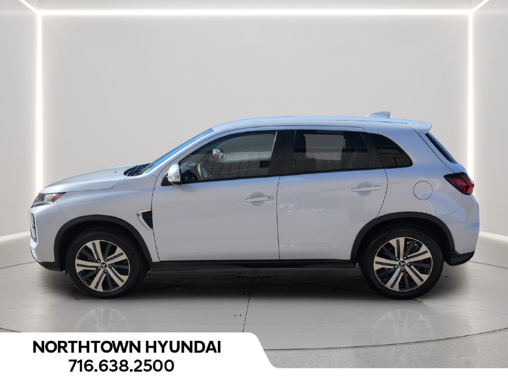 Used 2022 Mitsubishi Outlander Sport SE FWD image 2