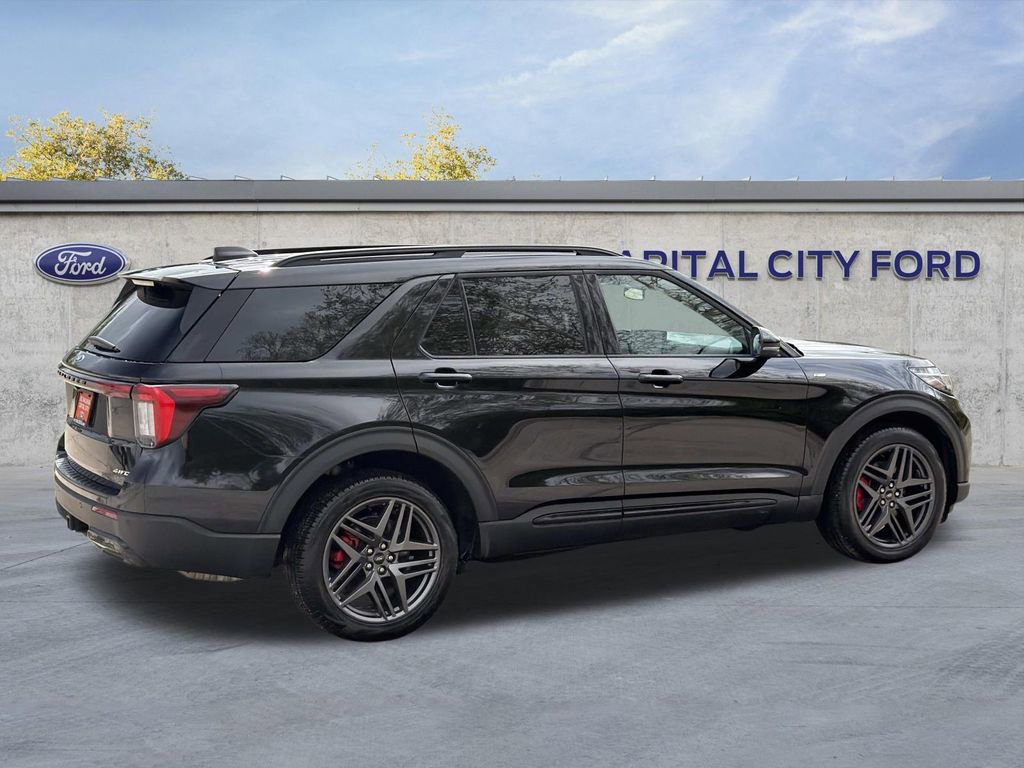 Used 2025 Ford Explorer ST-Line w/ Premium Package image 6