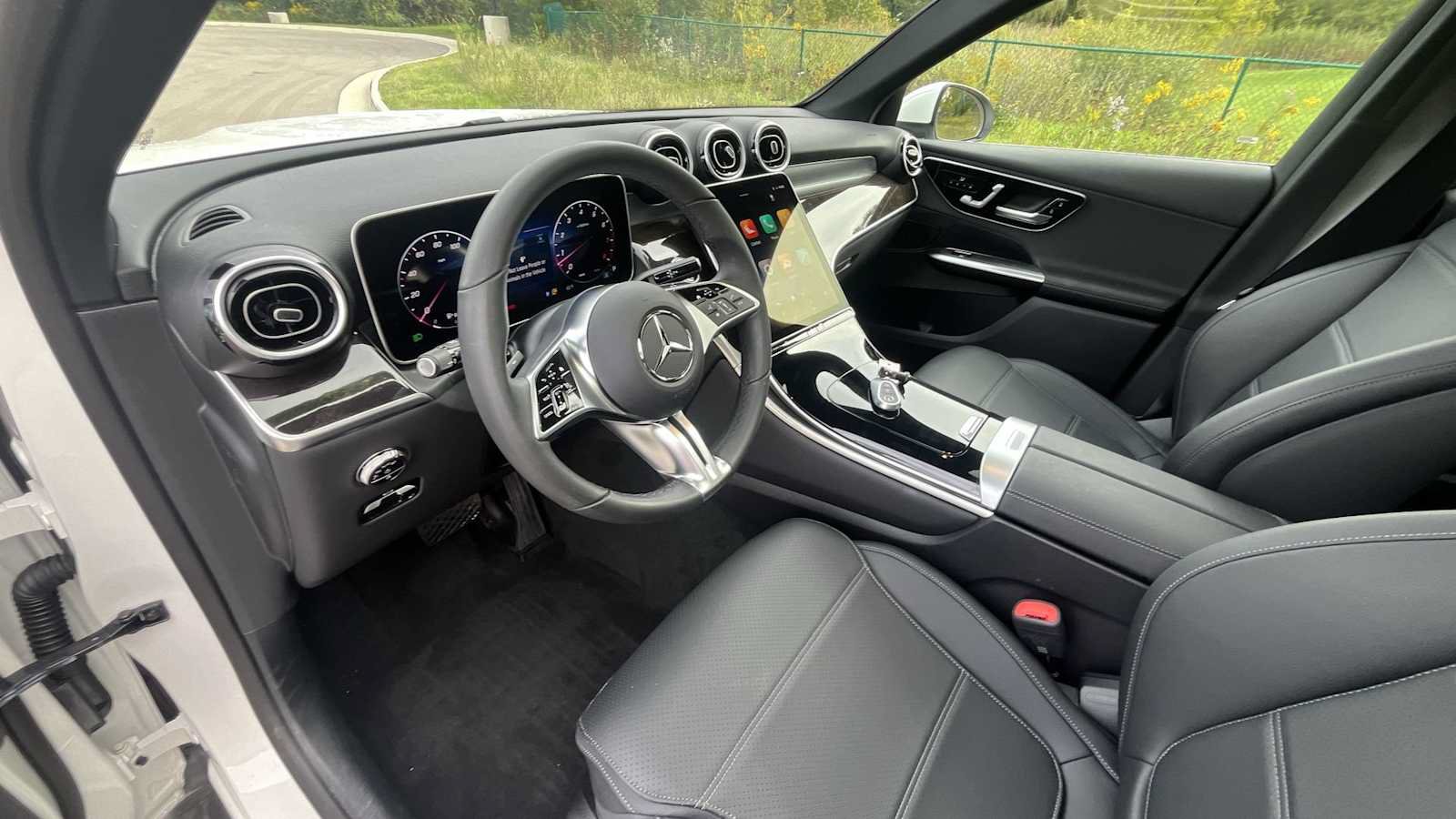 Used 2026 Mercedes-Benz GLC 300 4MATIC image 11