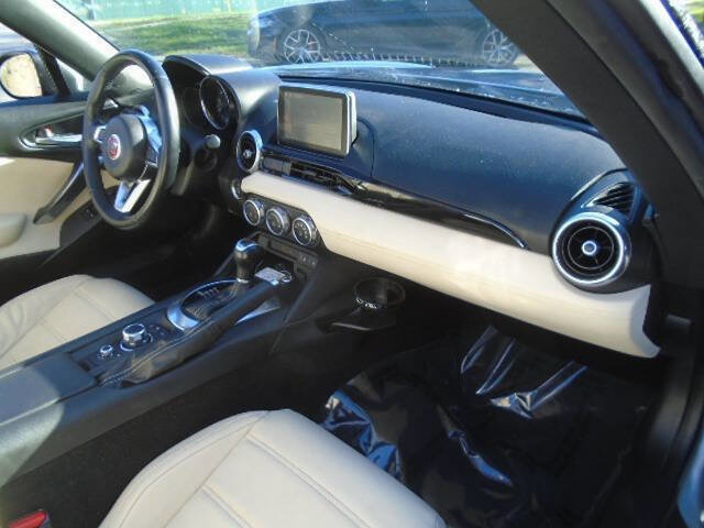 Used 2019 FIAT 124 Spider Lusso RWD image 13