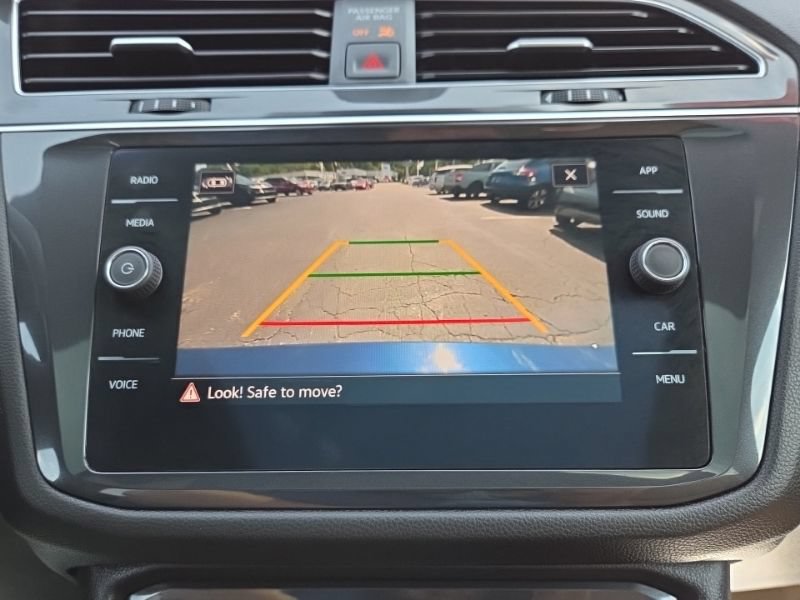 Used 2022 Volkswagen Tiguan SE w/ Panoramic Sunroof Package AWD/4WD image 32
