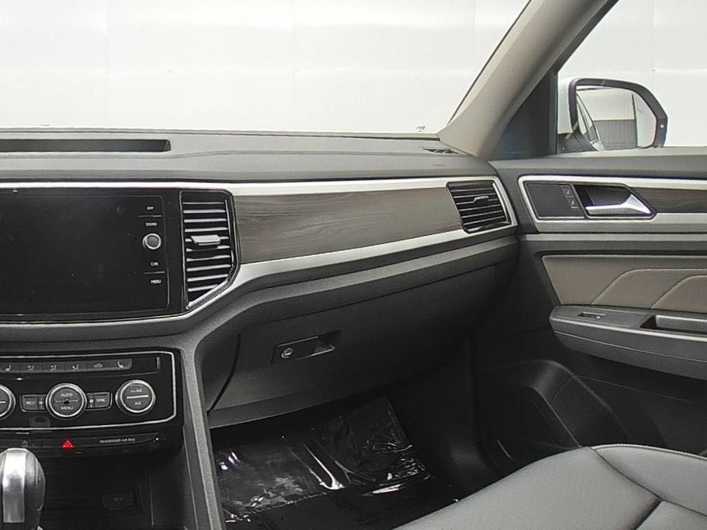 Used 2023 Volkswagen Atlas SE w/ Panoramic Sunroof Package AWD/4WD image 29