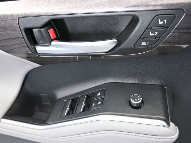 Used 2020 Toyota Highlander Limited FWD image 42