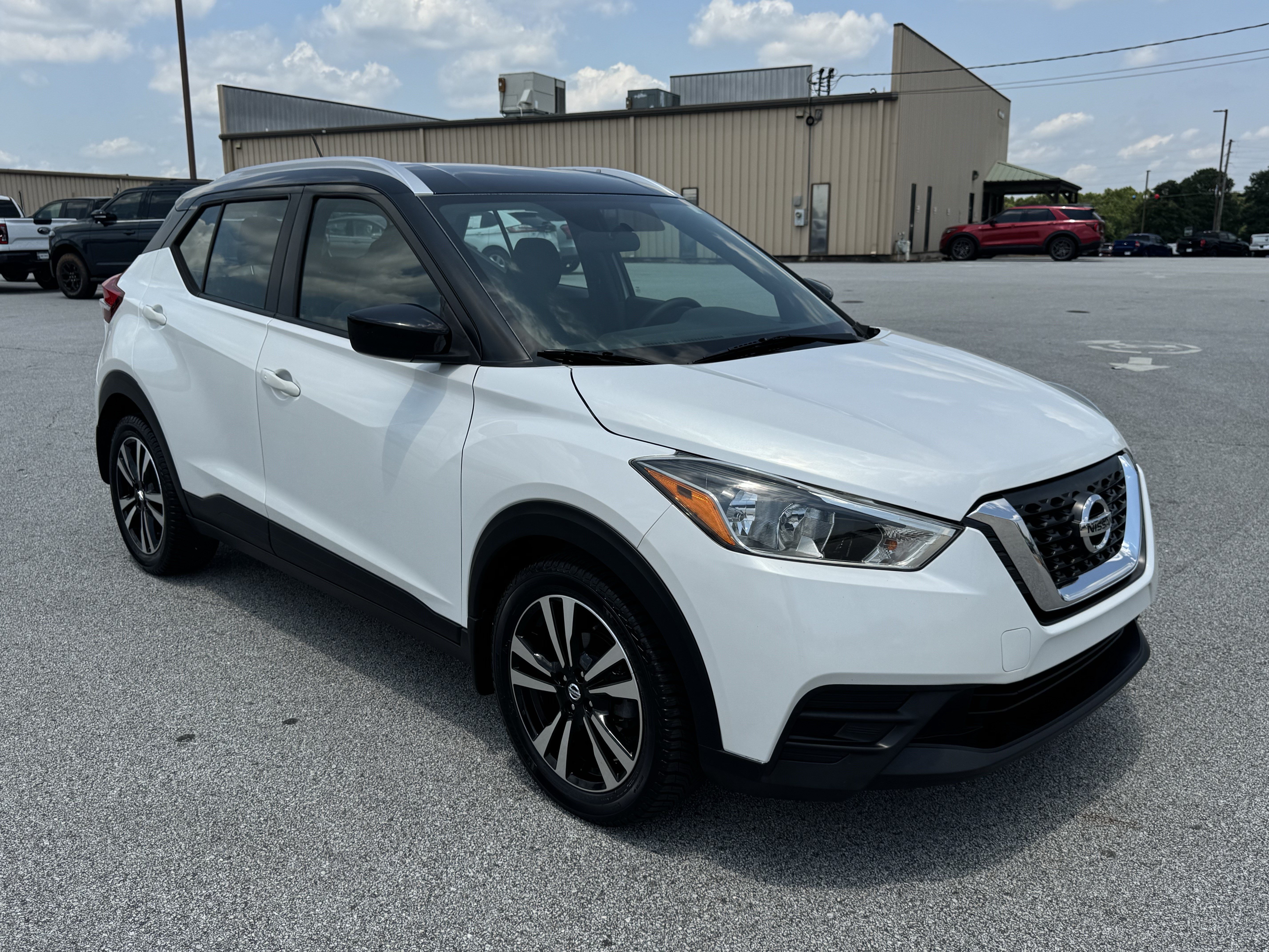 Used 2019 Nissan Kicks SV FWD image 4