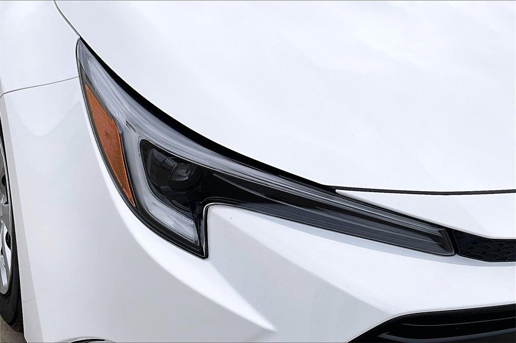 Used 2024 Toyota Corolla LE image 28
