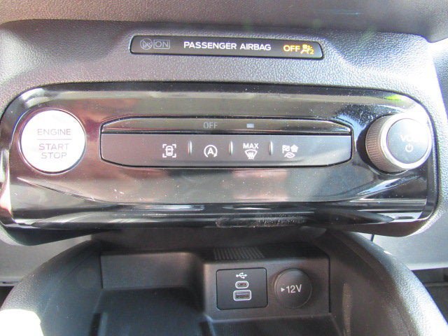 Used 2025 Ford Escape Platinum AWD/4WD image 19