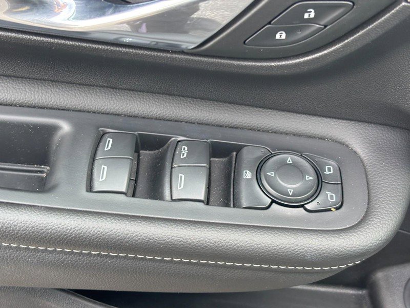 Certified 2024 GMC Terrain SLT w/ Elevation Edition image 16