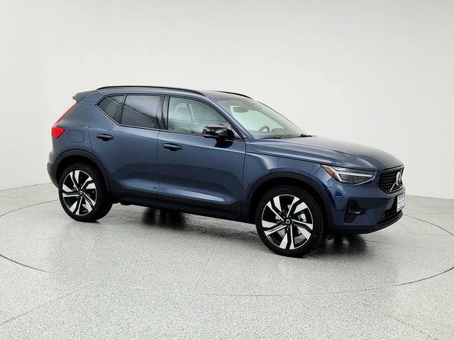 New 2026 Volvo XC40 B5 Ultra w/ Climate Package image 3